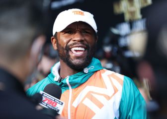 At what age did Floyd Mayweather retire from professional boxing?