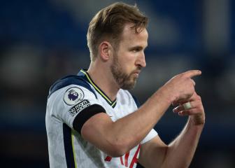 Kane wants talks with Spurs chairman and admits to career 'crossroads'