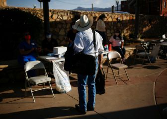 Texans receive freebies with covid-19 vaccinations