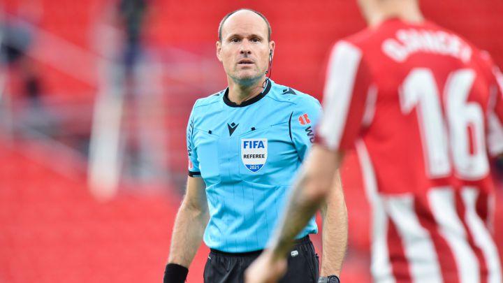 Who is Antonio Mateu Lahoz, the 2021 Champions League final referee?
