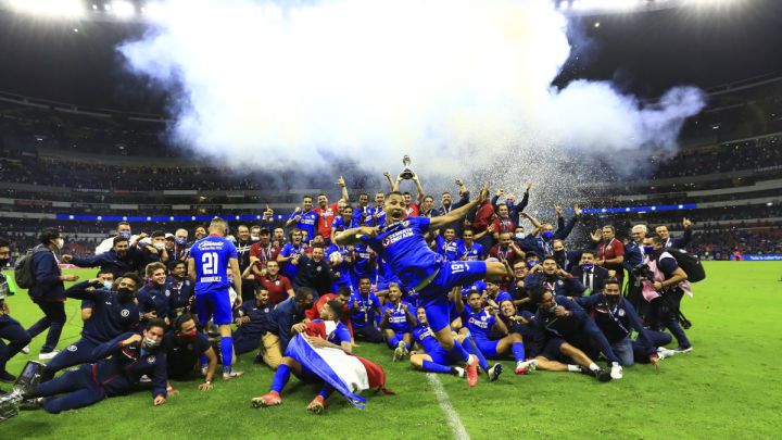 Former MLS players, Yoshimar Yotún and Rafael Baca, win Liga MX title
