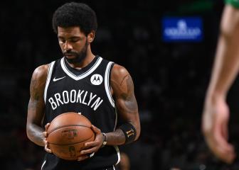 Irving slams 'human zoo' environment after fan throws water bottle