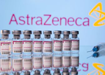 What is the rate of blood clots for each covid-19 vaccine?