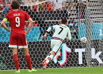 Ronaldo breaks scoring record as late Portugal goals beat Hungary