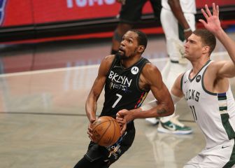 Durant's historic night gives Nets 3-2 lead over Bucks