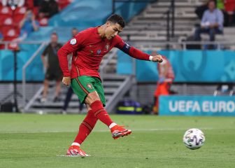 Daei congratulates Ronaldo after star equals goals record