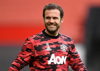 Mata signs one-year contract extension with United