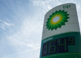 Gas tax increase and demand surge drive up fuel prices in Illinois
