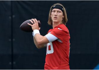 Jaguars sign first overall pick Lawrence to rookie contract