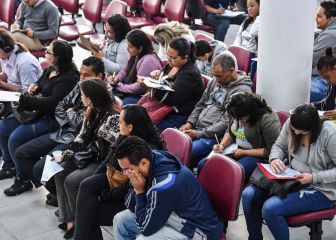 Americans battle their states to claim additional unemployment benefits