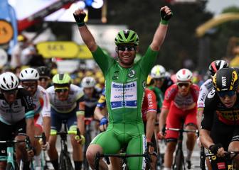 Cavendish within one of Merckx record after stage 10 triumph