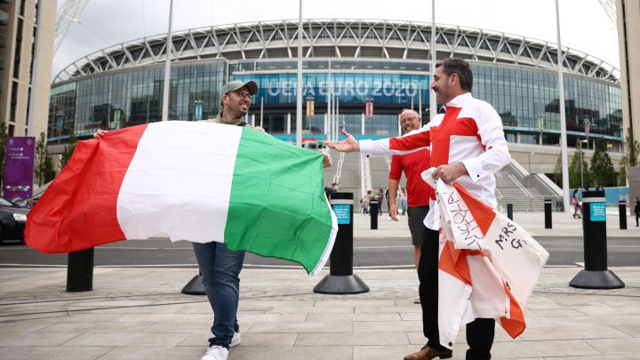 When was the last time England and Italy faced each other and who has won more times?
