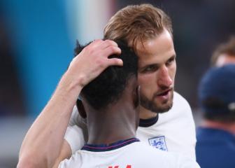 Kane tells racist fans to do one