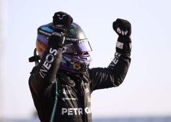 Hamilton salutes crowd after beating Verstappen in British GP qualifying