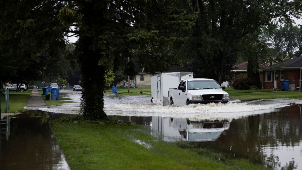 Thunderstorms and Flash Flood Watch warnings: which areas are at risk? - Vimarsana News