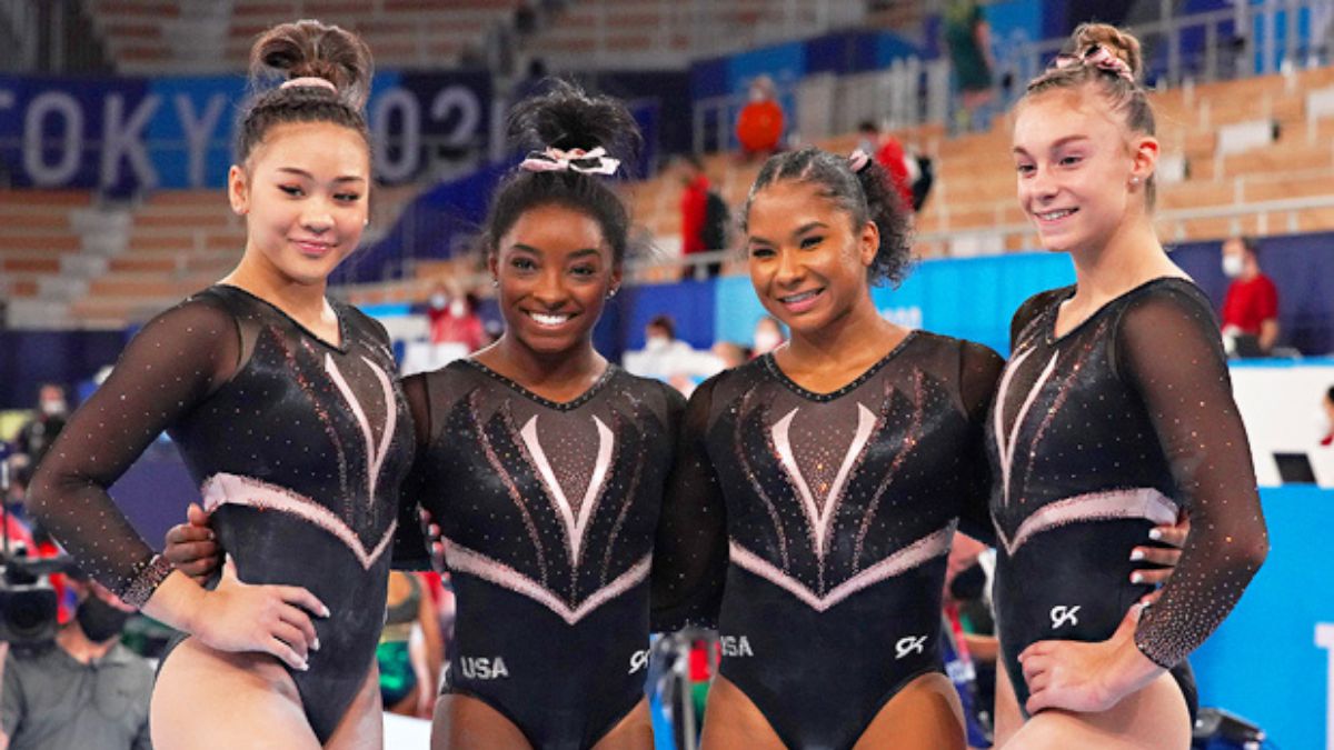 Simone Biles And Us Women S Artistic Team All Around Times Tv And How To Watch The Final As Com