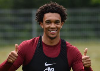Alexander-Arnold signs long-term extension with Liverpool