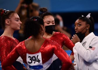 Simone Biles pulls out of vault and bars finals