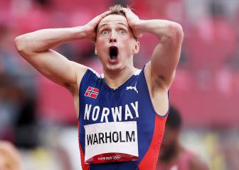 Warholm smashes 400m hurdles record in Tokyo
