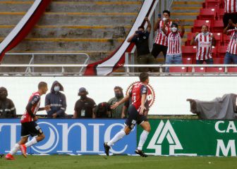A late screamer from Jesús Godínez earns Chivas a point