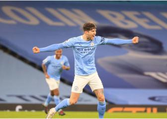 Stones signs new five-year deal at Man City