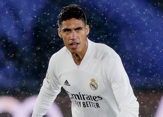 Raphaël Varane completes move to Manchester United