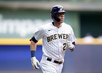 Yelich finds form; Dodgers claim nine straight wins