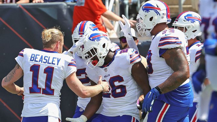 Bills WRs McKenzie and Beasley fined for breaking Covid protocol