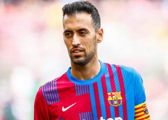 Busquets and Alba take pay cut to let Barcelona register Agüero