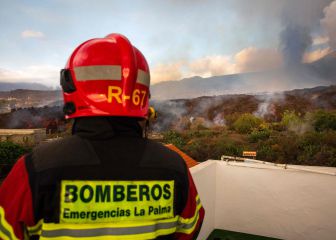 La Palma lava flow continues slow march toward Atlantic Ocean