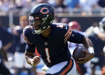 Bears rookie QB Fields named starter after Dalton knee injury