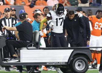 Jags receiver D.J. Chark suffers broken ankle in Bengals loss