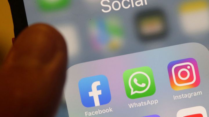 WhatsApp, Facebook and Instagram went down | Service outage and last minute | Live updates