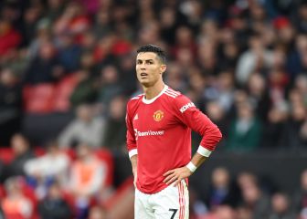 Cristiano signed in Lineker's back garden