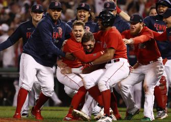Red Sox stun Rays to advance, Giants put Dodgers on brink