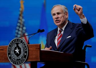 Why is Texas Governor Greg Abbott rejecting vaccine mandates?