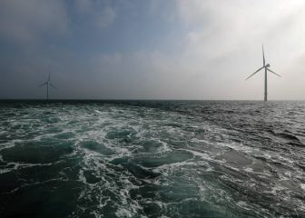 Biden announces plans to line the US coasts with wind farms