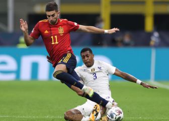 Manchester City forward Ferran Torres fractures foot