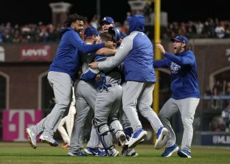 Dodgers advance on shoulders of Giants