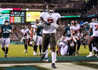 Bucs hold off Eagles' second half surge in Philadelphia