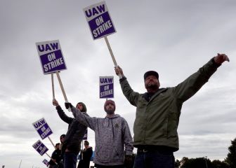 Huge strikes as US workers fight back against poor conditions