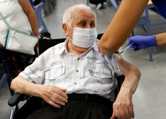 What is the difference between Medigap and Medicare Advantage?