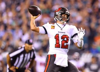 Buccaneers blast the Bears, post 35 in first half