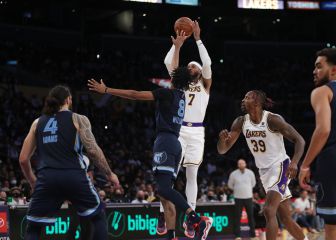 Carmelo Anthony puts up 28 points, passes Moses Malone for No.9 on all-time scoring list