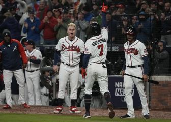 Braves score late to stun Houston