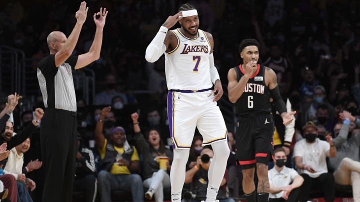Lakers' Carmelo Anthony says he's adaptable despite criticism