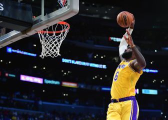 Lebron leads Lakers to win over the Houston Rockets