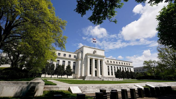 Why is the US Federal Reserve ending covid-19 stimulus checks?
