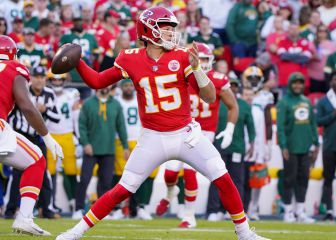 Who plays Sunday Night Football tonight, week 10