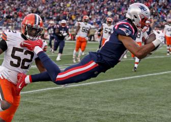 Patriots' Meyers scores a 'first' to much teammate acclaim